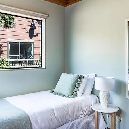 Earles Place Raglan Exterior photo